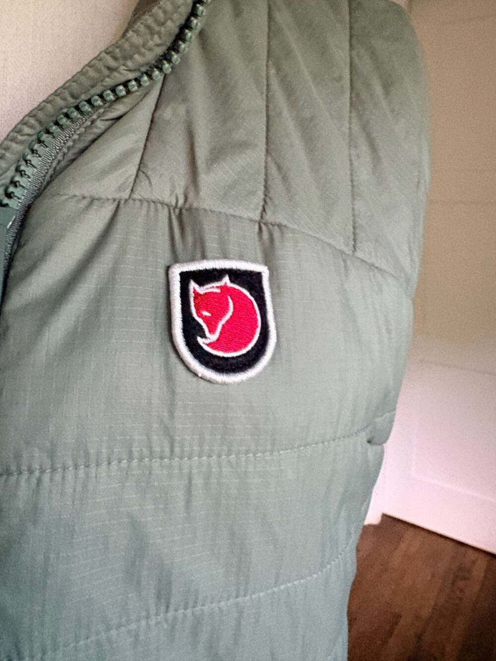 Fjallraven Expedition X-Latt Insulated Sage Green Puffer Vest Womens Small - Picture 5 of 13